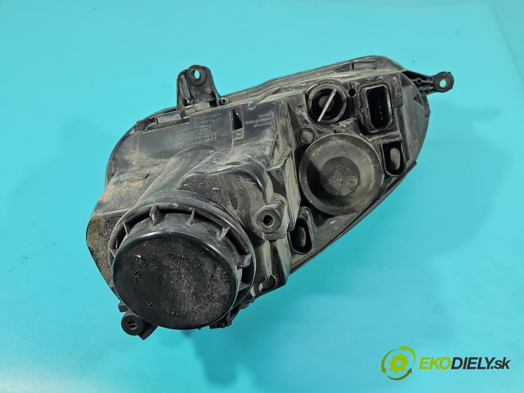 Vw Golf V 2003-2009 1.6 FSI 116 HP manual 85 kW 1598 cm3 5- Reflektor: pravý  (Svetlo predné pravé)