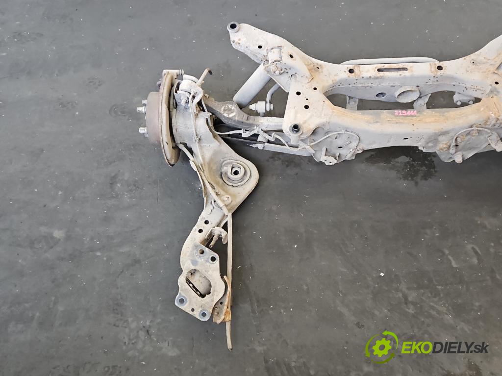 Nissan Qashqai I J10 2006-2013 1.6 16V 117 HP manual 86 kW 1598 cm3 5- zadna výstuha  (Výstuha zadná)