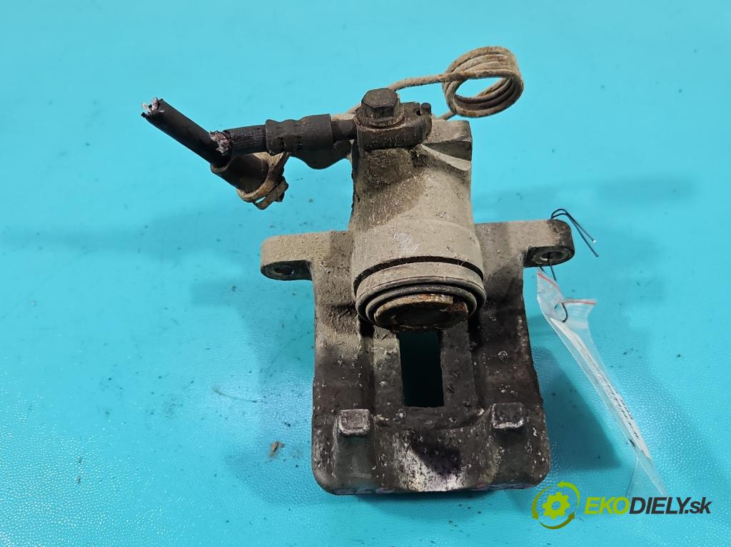 Vw Passat B5 1995-2005 1.9 tdi 90 HP manual 66 kW 1896 cm3 4- brzdič zadné pravý  (Kľučka dverí ostatné)