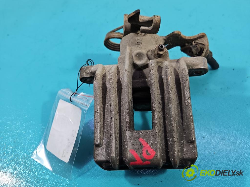 Vw Passat B5 1995-2005 1.9 tdi 90 HP manual 66 kW 1896 cm3 4- brzdič zadné pravý  (Kľučka dverí ostatné)