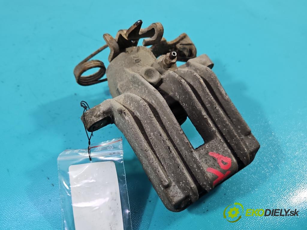 Vw Passat B5 1995-2005 1.9 tdi 90 HP manual 66 kW 1896 cm3 4- brzdič zadné pravý  (Kľučka dverí ostatné)