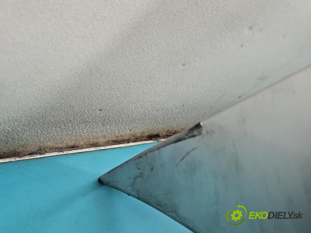 Peugeot 307 1.6 hdi 109 HP manual 80 kW 1560 cm3 5- nárazník predné  (Kľučka dverí ostatné)