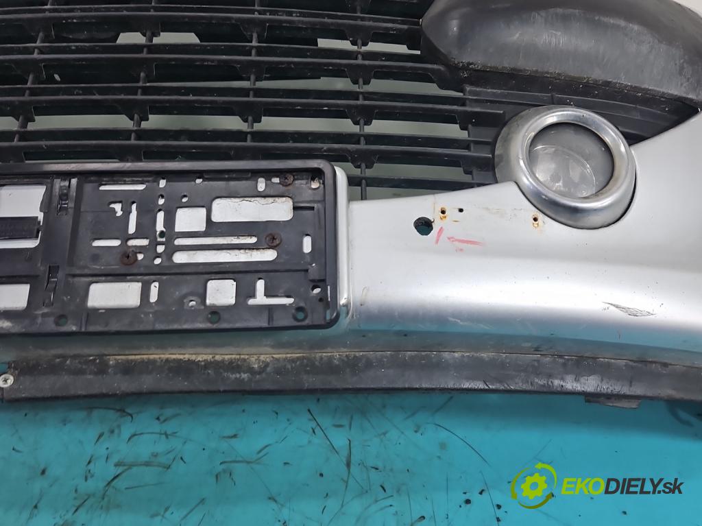 Peugeot 307 1.6 hdi 109 HP manual 80 kW 1560 cm3 5- nárazník predné  (Kľučka dverí ostatné)