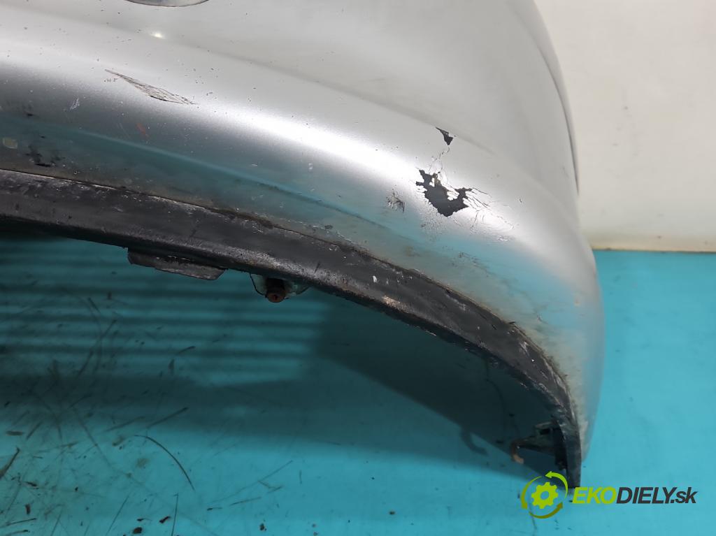 Peugeot 307 1.6 hdi 109 HP manual 80 kW 1560 cm3 5- nárazník predné  (Kľučka dverí ostatné)