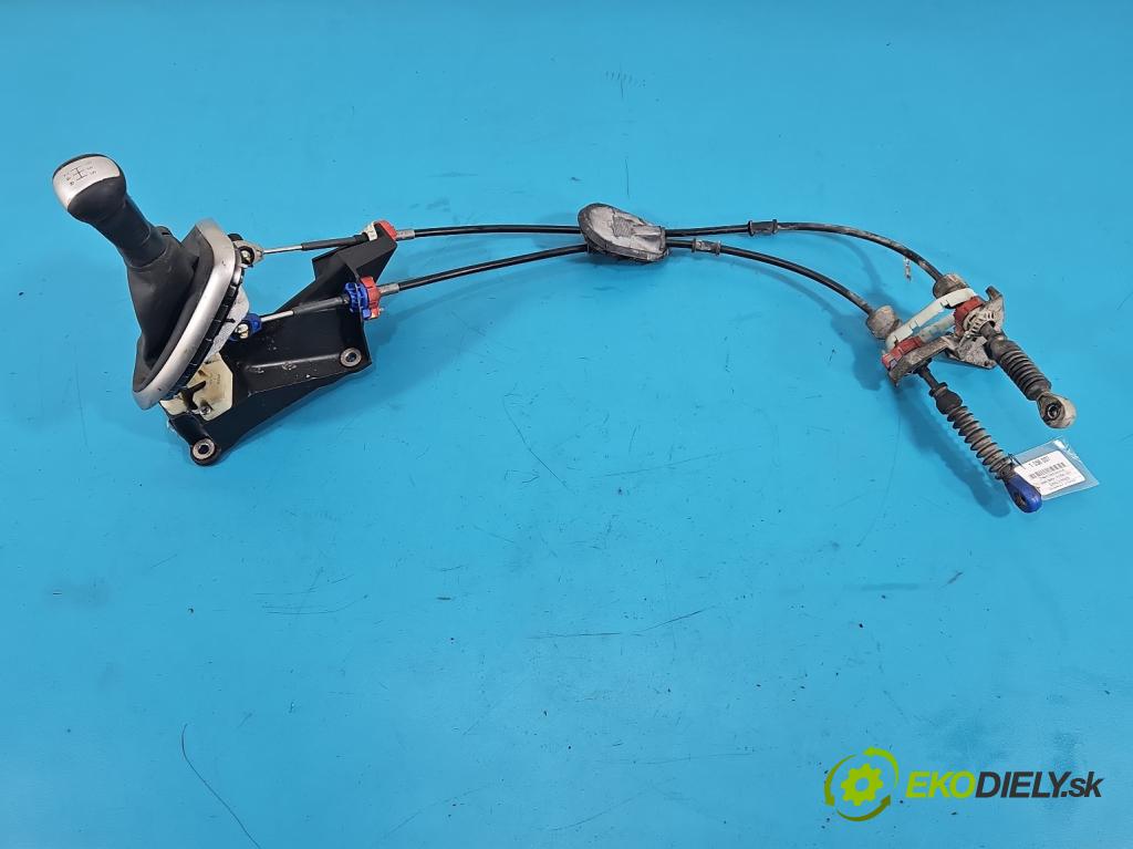 Nissan Qashqai I J10 2006-2013 1.6 16V 117 hp manual 86 kW 1598 cm3 5- kulisa změny stupňová 60641233 (Řadicí páka (kulisa) )