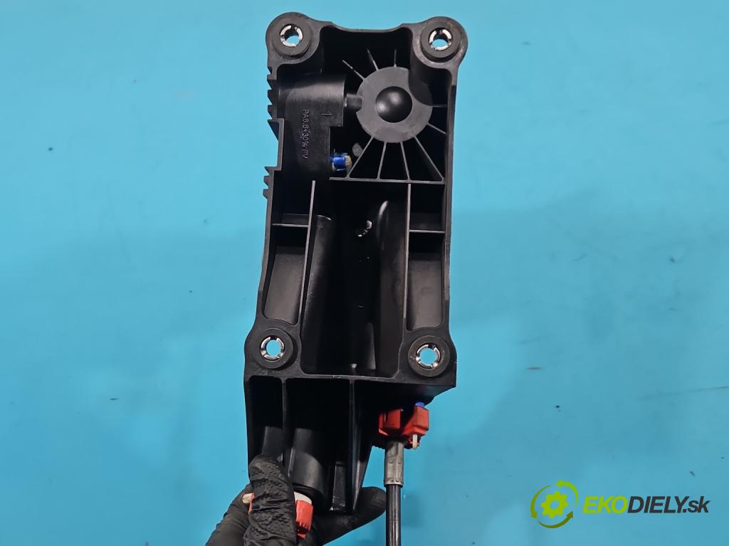 Nissan Qashqai I J10 2006-2013 1.6 16V 117 hp manual 86 kW 1598 cm3 5- kulisa změny stupňová 60641233 (Řadicí páka (kulisa) )