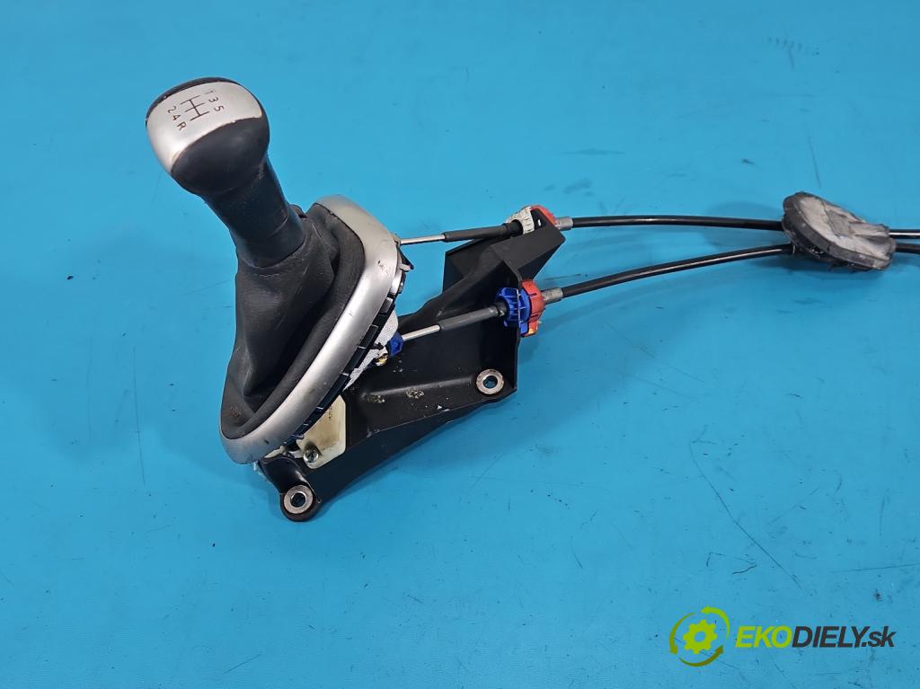 Nissan Qashqai I J10 2006-2013 1.6 16V 117 hp manual 86 kW 1598 cm3 5- kulisa změny stupňová 60641233 (Řadicí páka (kulisa) )