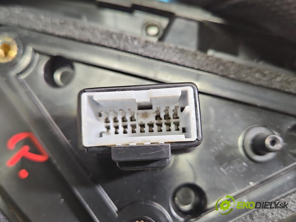 Kia Niro I 2016-2022 1.6 GDI 105 hp automatic 77 kW 1580 cm3 5- zpětné zrcátko pravé  (Klika dveří ostatní)