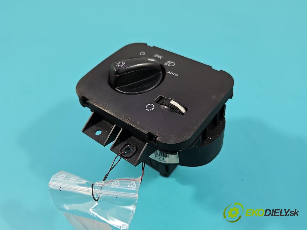 Land rover Range Rover sport I L320 3.6 TD V8 272 hp automatic 200 kW 3628 cm3 5- Přepínač světel na deska: YUD501480