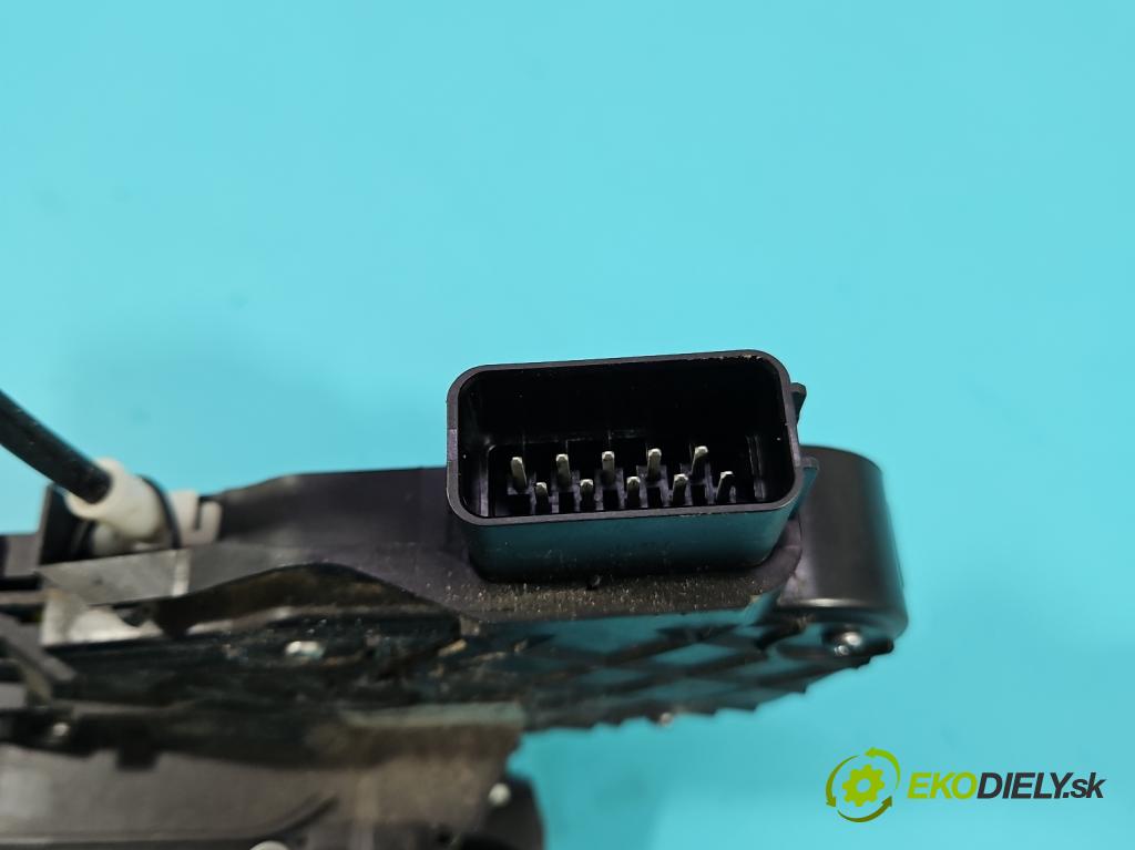 Land rover Range Rover sport I L320 3.6 TD V8 272 HP automatic 200 kW 3628 cm3 5- zámok zadné pravý 7H5A-26412-AA