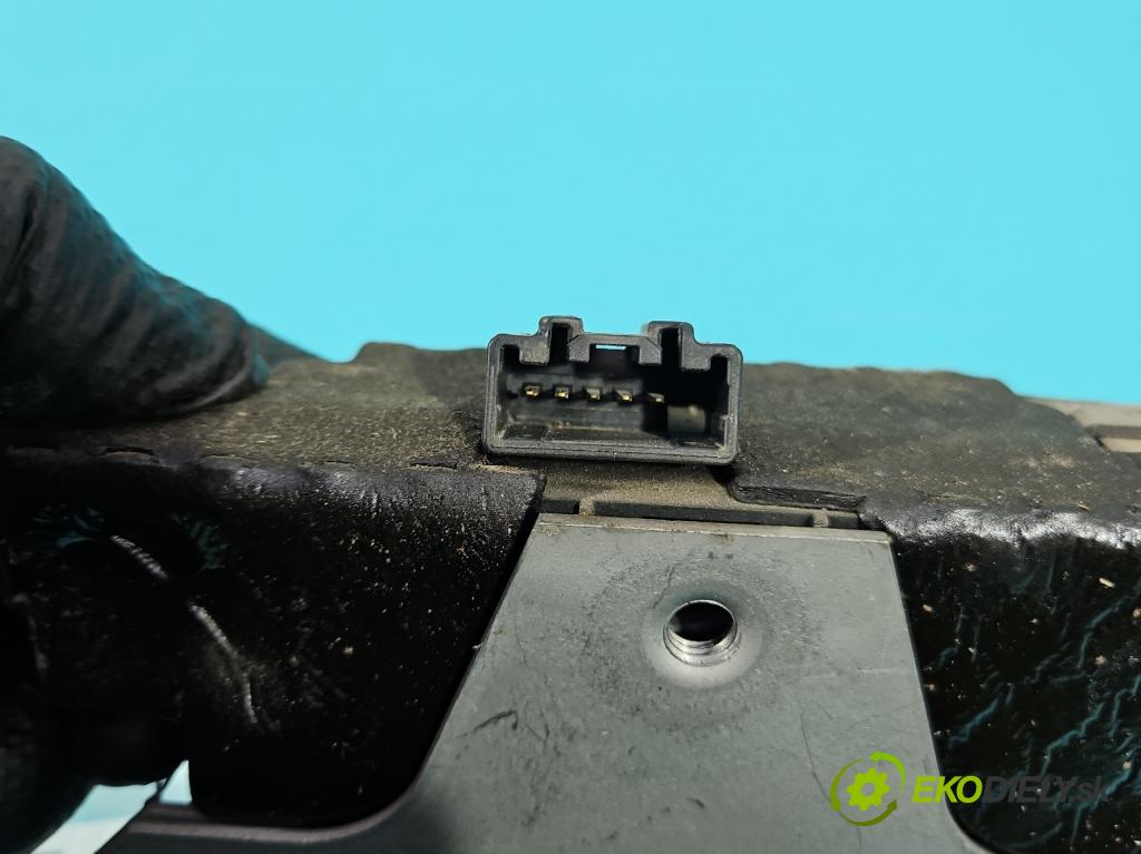 Land rover Range Rover sport I L320 3.6 TD V8 272 HP automatic 200 kW 3628 cm3 5- zámok kufrové dvere zadné