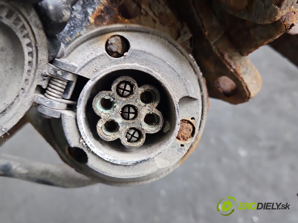 Vw Golf V 2003-2009 1.6 FSI 116 HP manual 85 kW 1598 cm3 5- Hák: vlečení:  (Ťažné zariadenie)