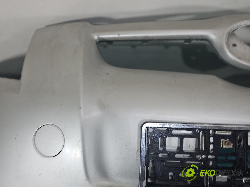 Toyota Auris I 2006-2013 2.0 D4D 126 HP manual 93 kW 1998 cm3 5- nárazník predné  (Kľučka dverí ostatné)