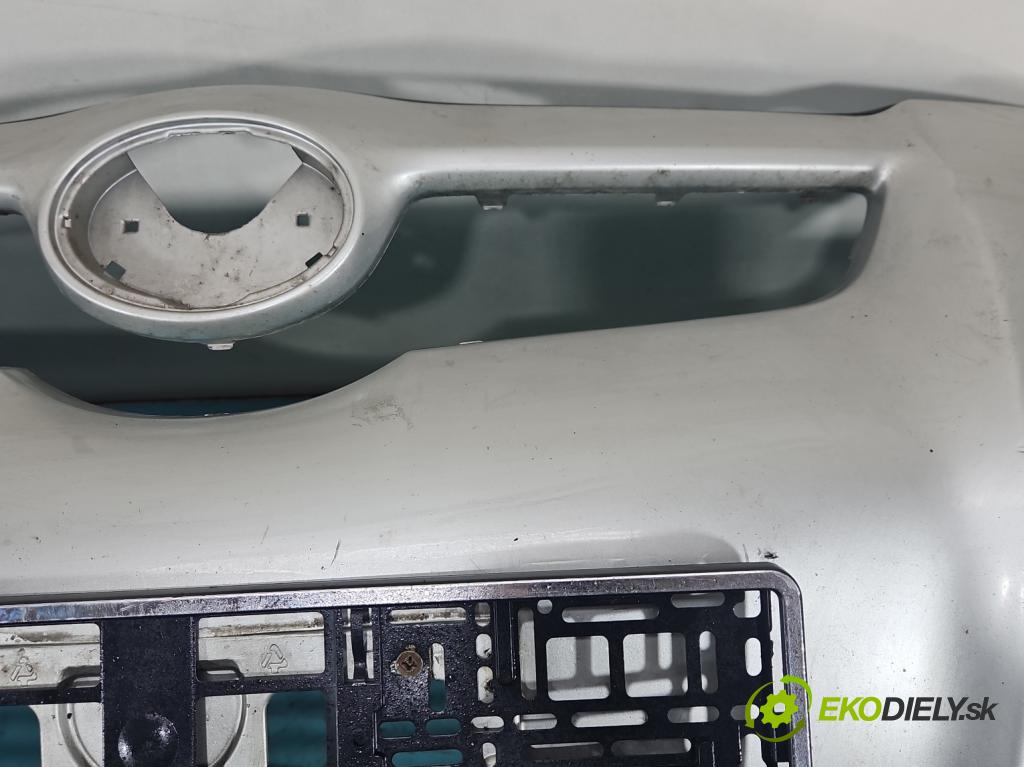 Toyota Auris I 2006-2013 2.0 D4D 126 HP manual 93 kW 1998 cm3 5- nárazník predné  (Kľučka dverí ostatné)