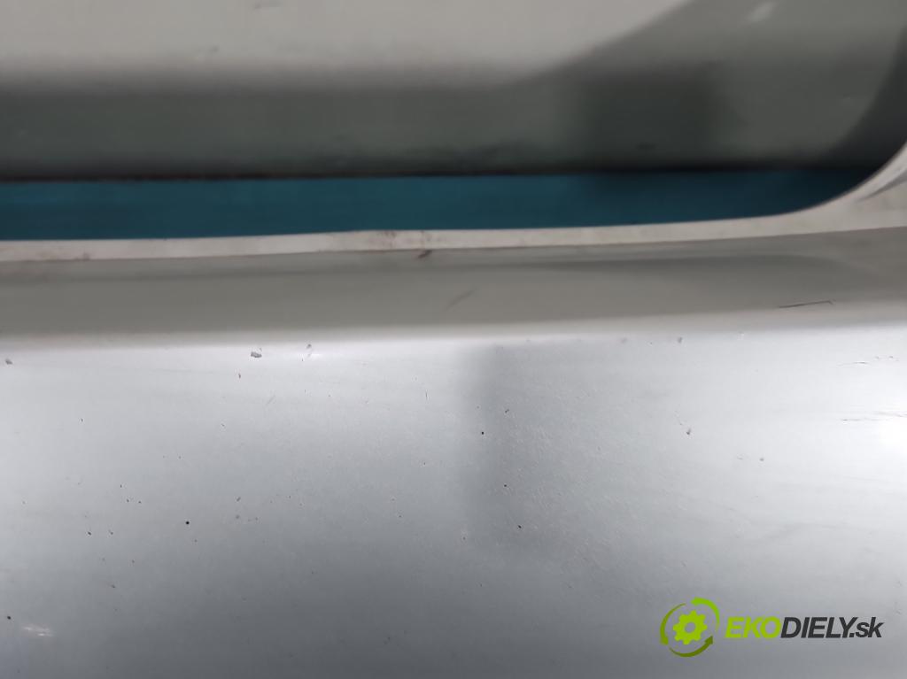 Toyota Auris I 2006-2013 2.0 D4D 126 hp manual 93 kW 1998 cm3 5- nárazník zadní 52159-02400 (Klika dveří ostatní)