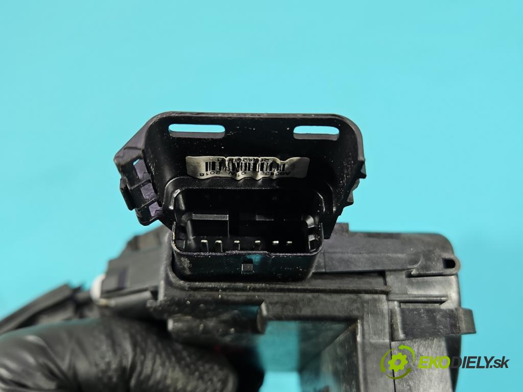 Peugeot 508 II 2018- 1.6 224hp automatic 165 kW 1598 cm3 5- zámok predné pravý 165205