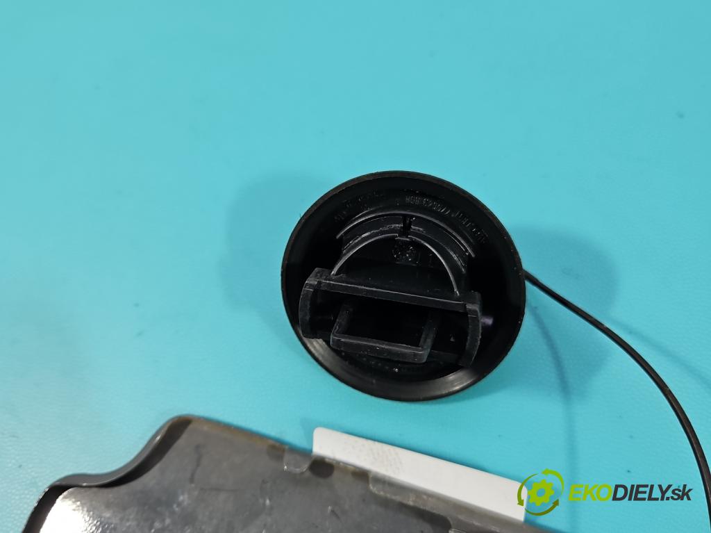 Renault Express 1.5 dci 95 hp manual 70 kW 1461 cm3 5- Klapka nalévání paliva  (Klika dveří ostatní)