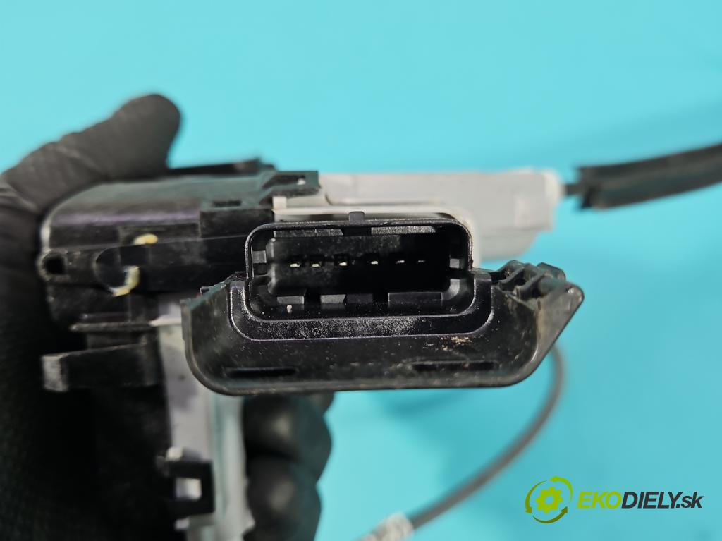 Peugeot 508 II 2018- 1.6 224 hp automatic 165 kW 1598 cm3 5- zámek zadní levý 132759