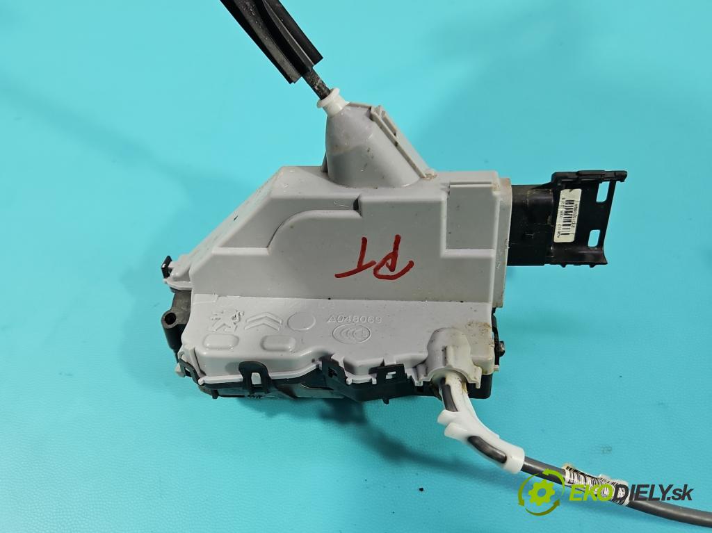 Peugeot 508 II 2018- 1.6 224hp automatic 165 kW 1598 cm3 5- zámok zadné pravý 131499