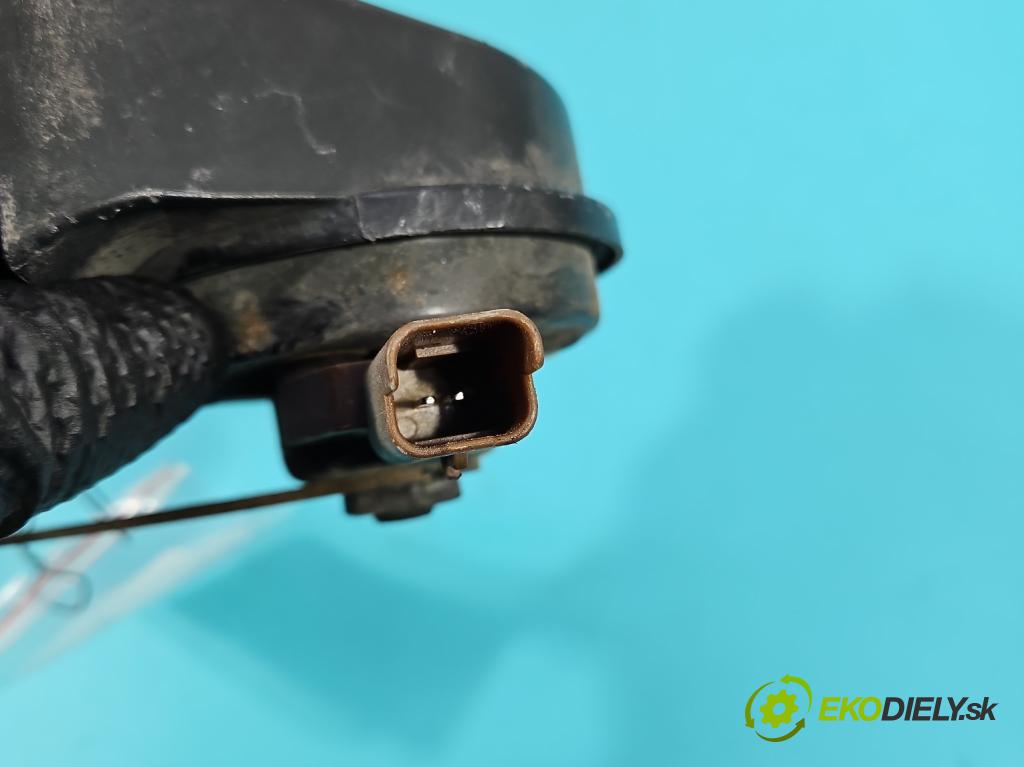 Renault Express 1.5 dci 95 HP manual 70 kW 1461 cm3 5- Klakson: 256100483R