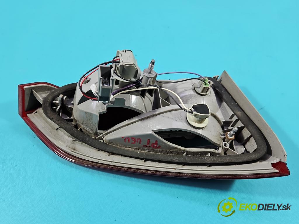 Ford Focus Mk3 2010-2018 1.6 tdci 95 hp manual 70 kW 1560 cm3 5- světlo zadní pravé F1EB-13A602-BA (Klika dveří ostatní)