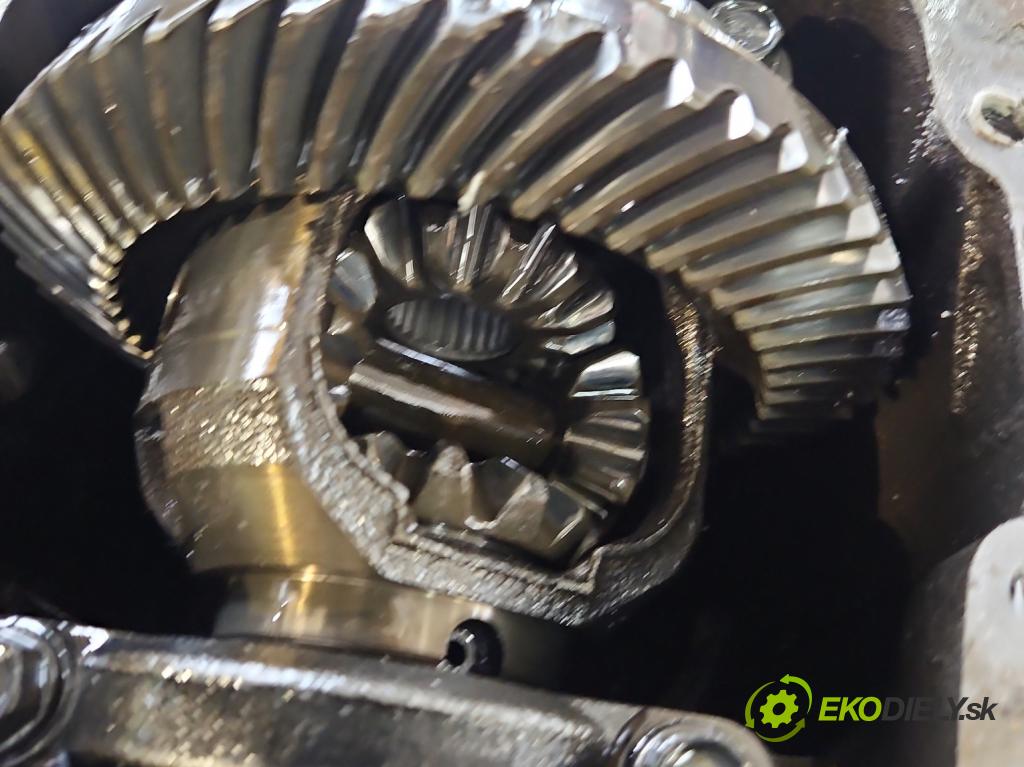 Mitsubishi Outlander I 2003-2006 2.0 16V 136 HP manual 100 kW 1997 cm3 5- Most: zadní: T01NQ0566