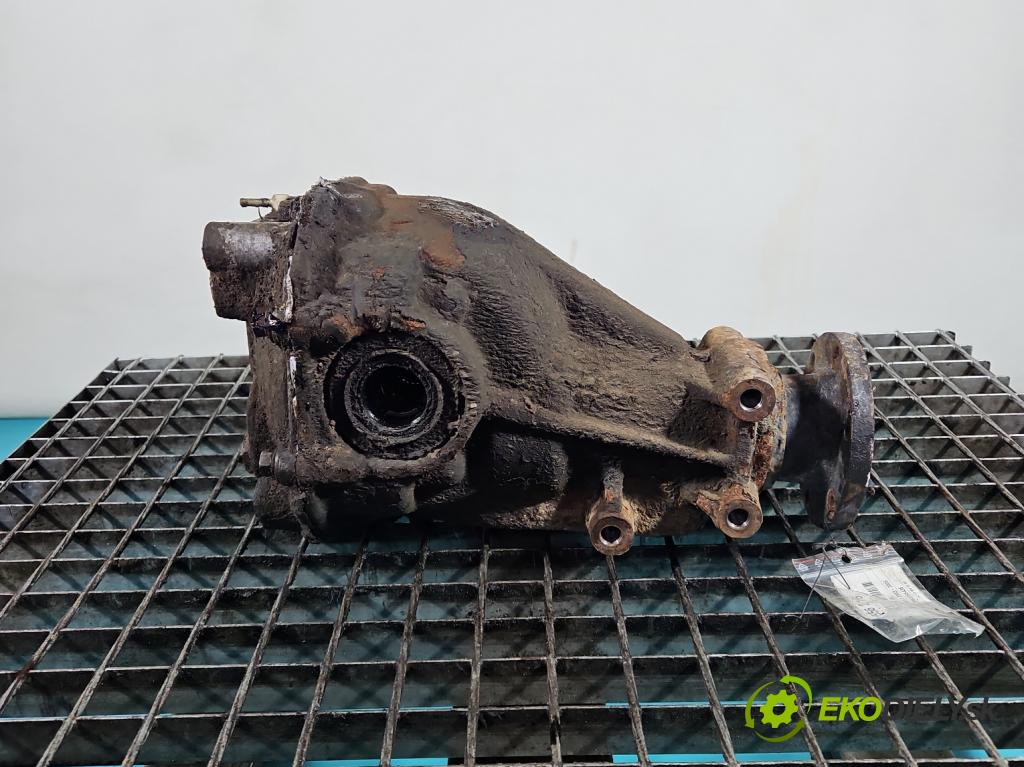 Mitsubishi Outlander I 2003-2006 2.0 16V 136 HP manual 100 kW 1997 cm3 5- Most: zadní: T01NQ0566