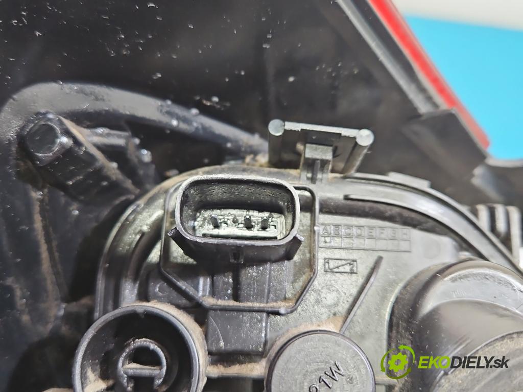 Opel Corsa E 2014-2019 1.3 cdti 75 hp manual 55 kW 1248 cm3 3- světlo zadní pravé 39012628 (Klika dveří ostatní)