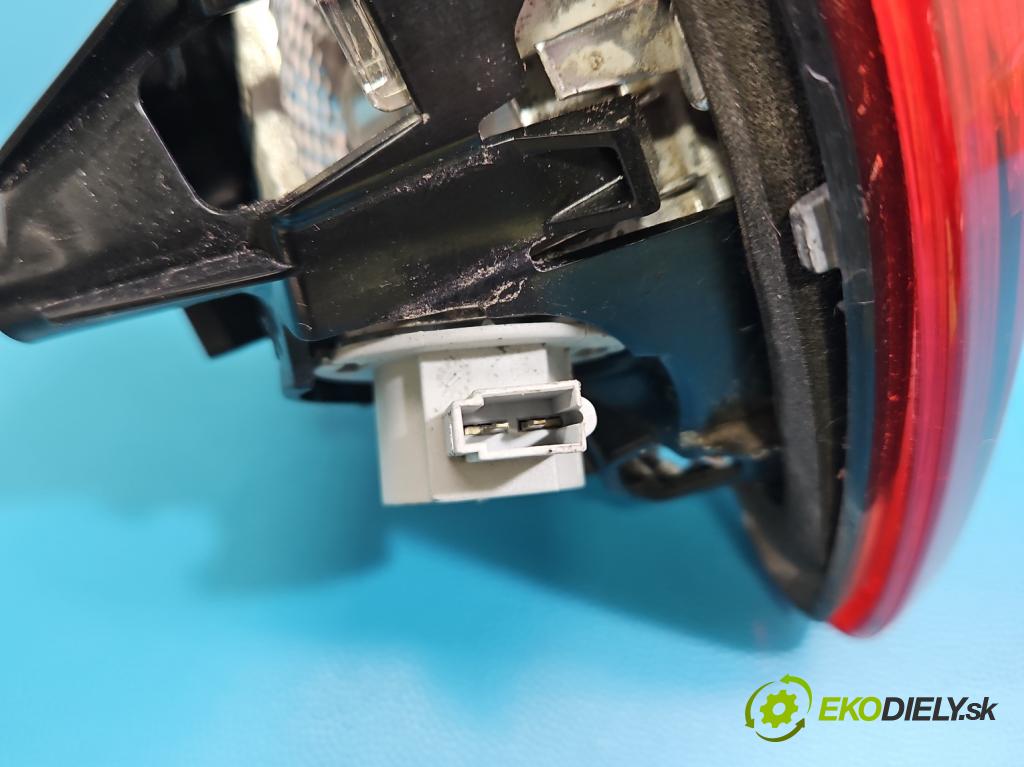 Opel Corsa E 2014-2019 1.3 cdti 75 HP manual 55 kW 1248 cm3 3- svetlo / reflektor zadné pravé 39012630 (Kľučka dverí ostatné)