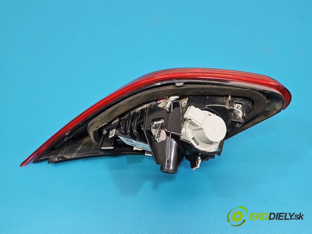 Opel Corsa E 2014-2019 1.3 cdti 75 HP manual 55 kW 1248 cm3 3- svetlo / reflektor zadné pravé 39012630 (Kľučka dverí ostatné)