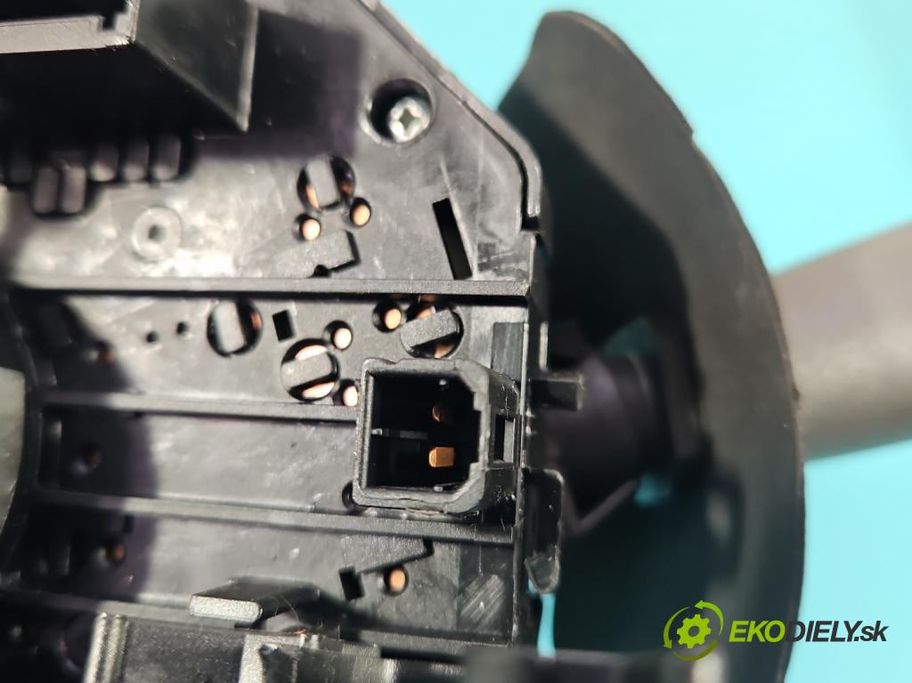 Fiat Panda II 2003-2012 1.1 54 HP manual 40 kW 1108 cm3 5- prepínač komplex: 735444633 (Prepínacie páčky pod volantom)