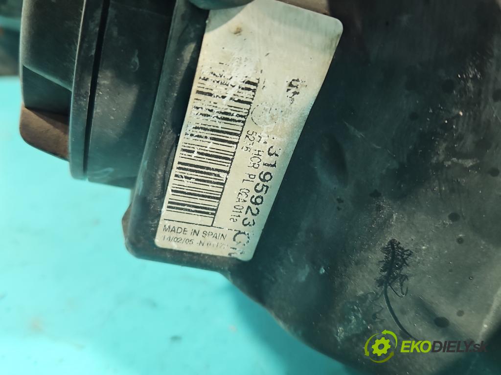 Opel Corsa C 2000-2006 1.2 16V 80 HP manual 59 kW 1229 cm3 3- Reflektor: ľavý  (Kľučka dverí ostatné)