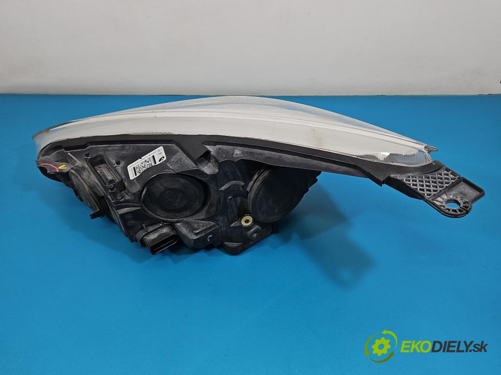 Ford Focus Mk3 2010-2018 1.6 tdci 95 hp manual 70 kW 1560 cm3 5- světlo pravý F1EB-13W029-NB (Pravé přední světlo)