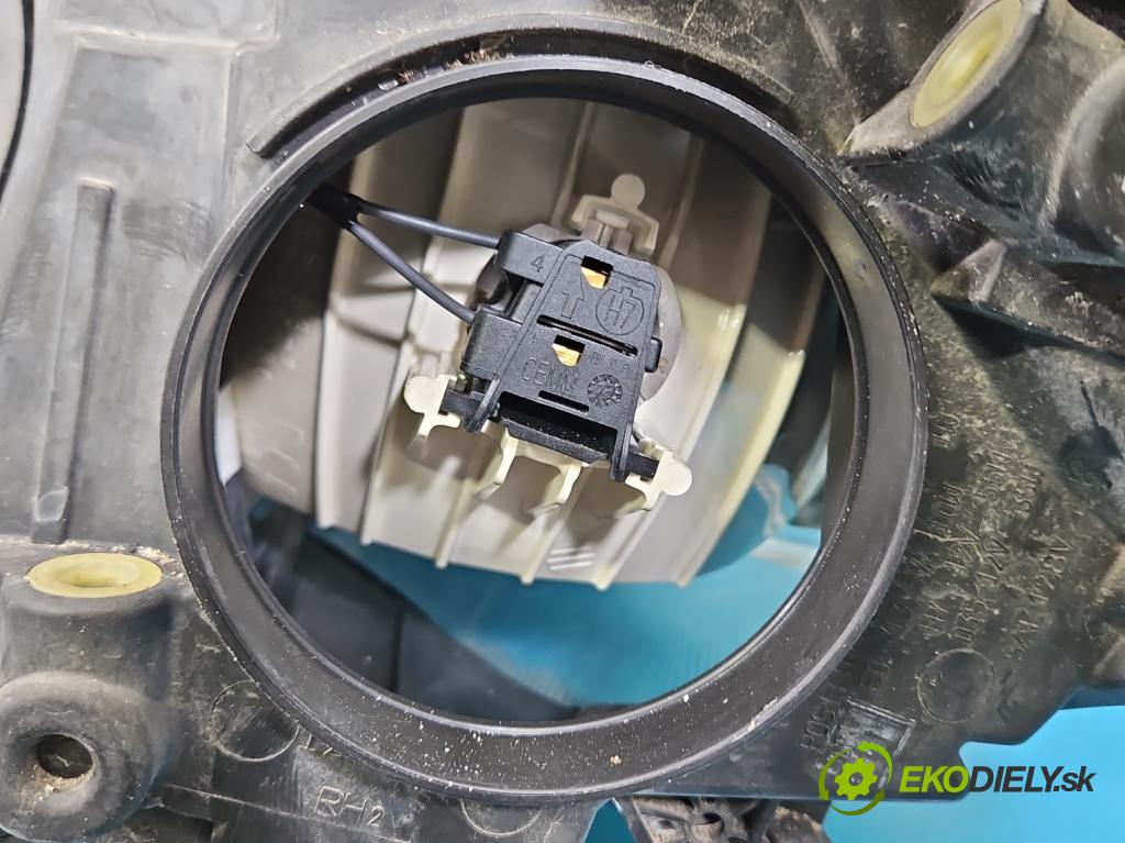 Ford Focus Mk3 2010-2018 1.6 tdci 95 hp manual 70 kW 1560 cm3 5- světlo pravý F1EB-13W029-NB (Pravé přední světlo)