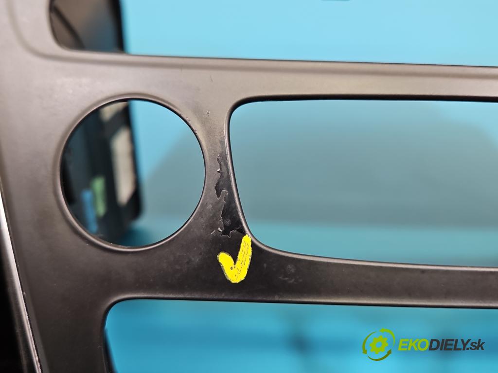 Ford Focus Mk3 2010-2018 1.6 tdci 95 HP manual 70 kW 1560 cm3 5- Mřížka: kúrenia stredová F1EB-A014L21-BA (Mriežka kúrenia (fukár))