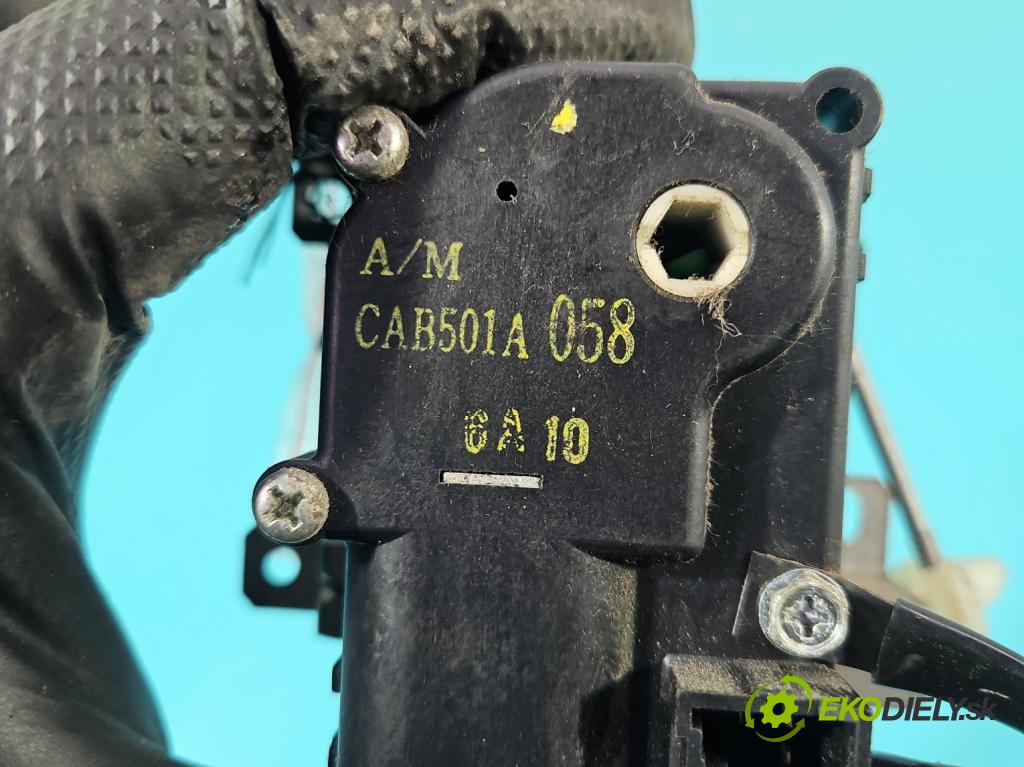 Mitsubishi Outlander I 2003-2006 2.0 16V 136hp manual 100 kW 1997 cm3 5- motorek topení CAB501A058