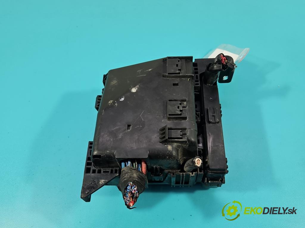 Mitsubishi Outlander I 2003-2006 2.0 16V 136hp manual 100 kW 1997 cm3 5- skříňka pojistková 51210-0123 (Pojistková skříňka)