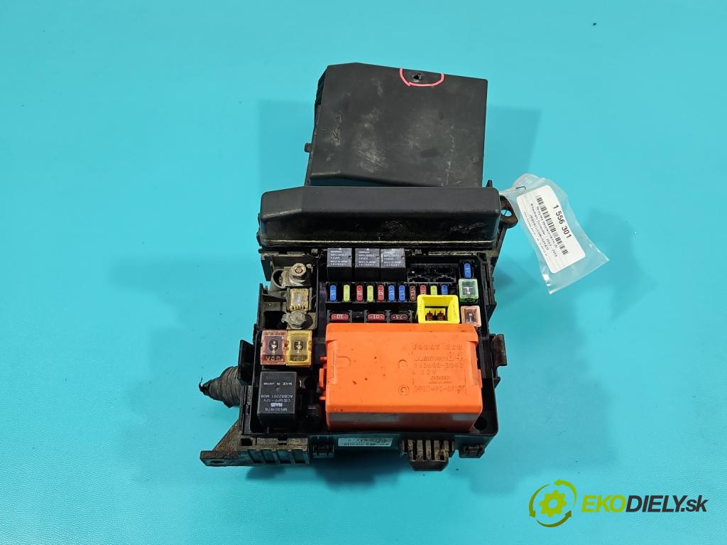 Mitsubishi Outlander I 2003-2006 2.0 16V 136hp manual 100 kW 1997 cm3 5- skříňka pojistková 51210-0123 (Pojistková skříňka)