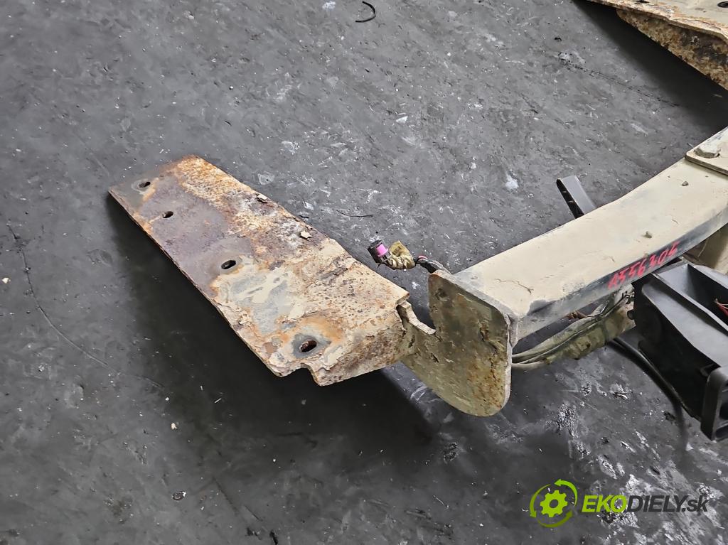 Opel Vectra C 2002-2008 1.9 cdti 150 HP manual 110 kW 1910 cm3 5- Hák: vlečení:  (Ťažné zariadenie)