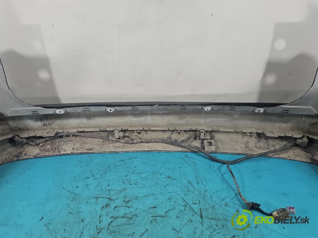 Opel Vectra C 2002-2008 1.9 cdti 150 hp manual 110 kW 1910 cm3 5- nárazník zadní  (Klika dveří ostatní)