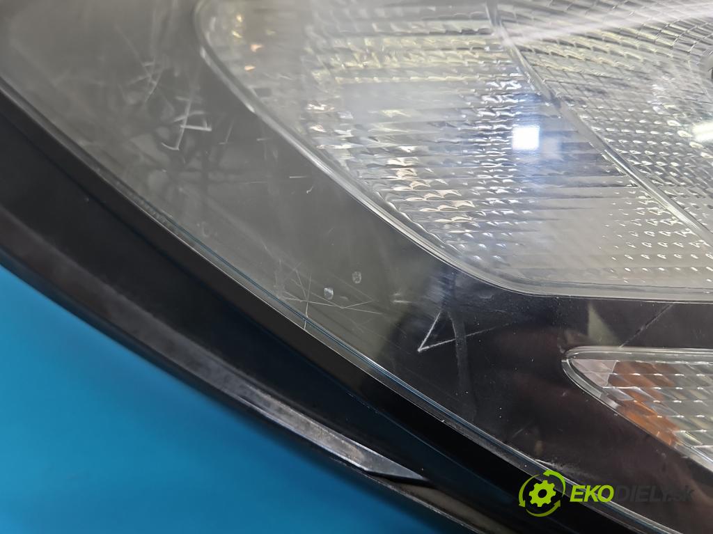 Opel Corsa E 2014-2019 1.3 cdti 75 hp manual 55 kW 1248 cm3 3- světlo pravý 13381336 (Pravé přední světlo)