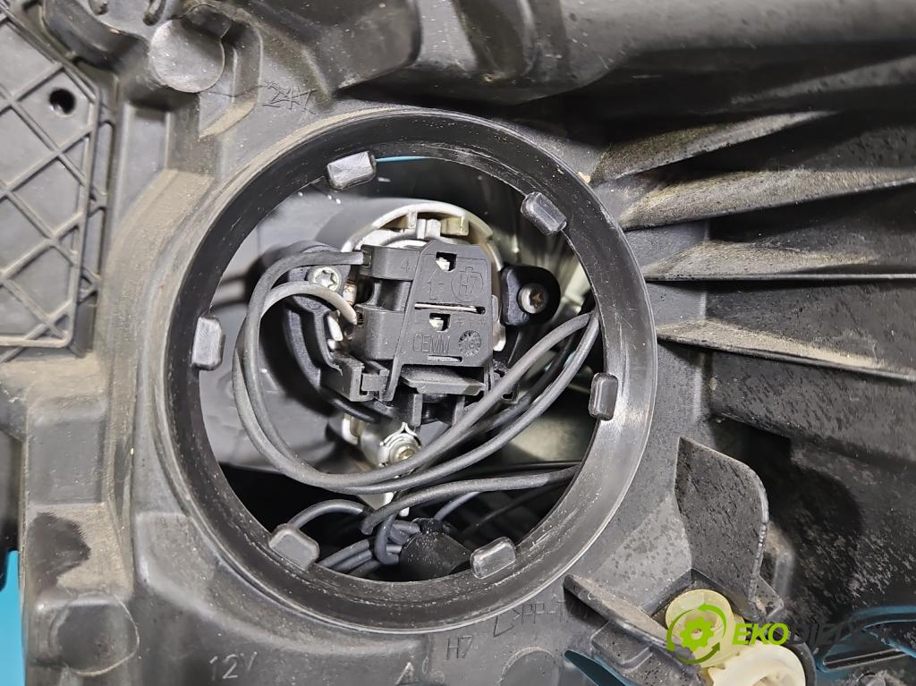 Opel Corsa E 2014-2019 1.3 cdti 75 hp manual 55 kW 1248 cm3 3- světlo pravý 13381336 (Pravé přední světlo)