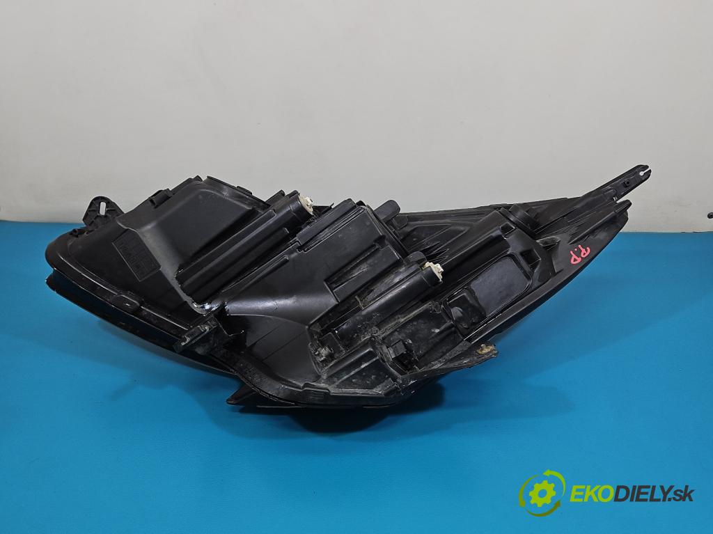 Opel Corsa E 2014-2019 1.3 cdti 75 hp manual 55 kW 1248 cm3 3- světlo pravý 13381336 (Pravé přední světlo)