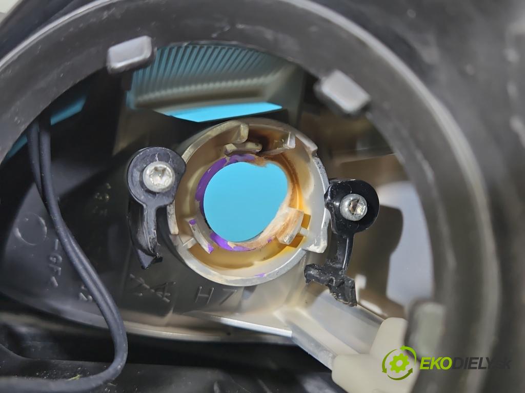 Opel Corsa E 2014-2019 1.3 cdti 75 hp manual 55 kW 1248 cm3 3- světlo pravý 13381336 (Pravé přední světlo)