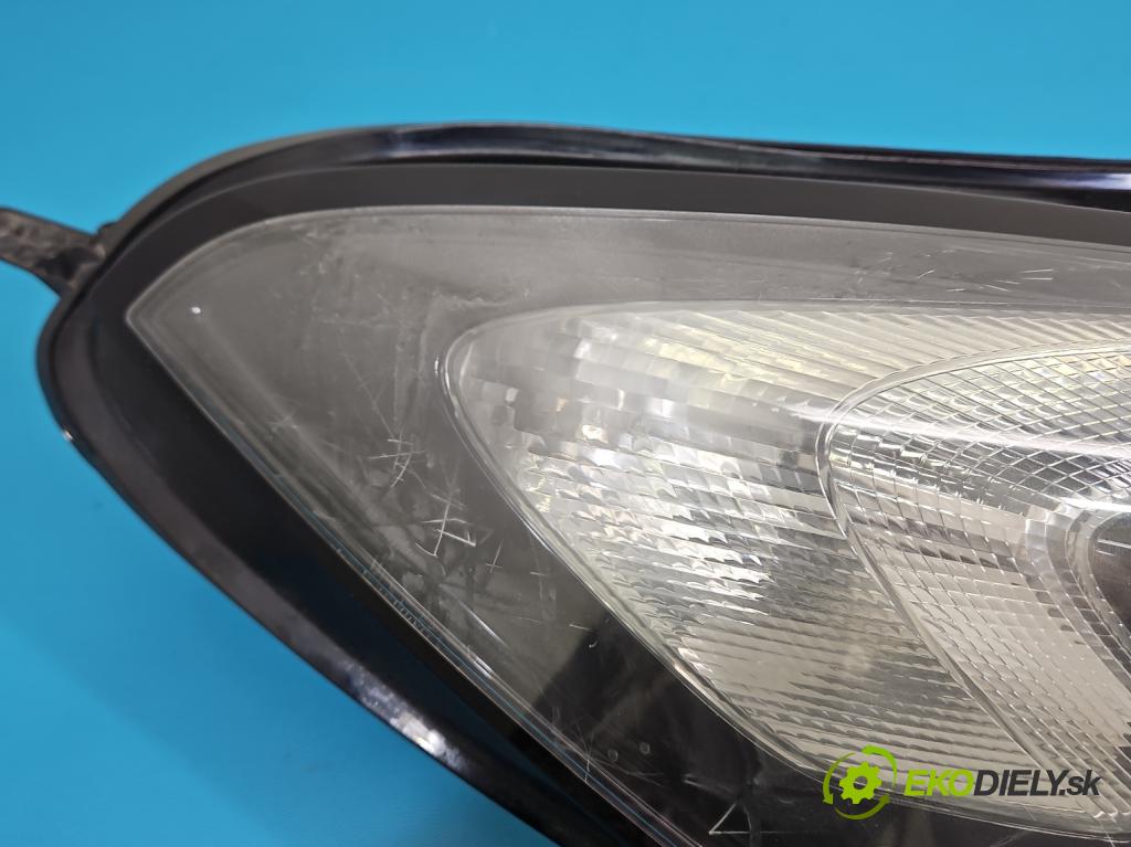 Opel Corsa E 2014-2019 1.3 cdti 75 hp manual 55 kW 1248 cm3 3- světlo pravý 13381336 (Pravé přední světlo)