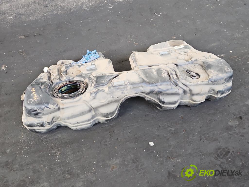 Volvo S90 II 2016- 2.0 T 320KM automatic 235 kW 1969 cm3 4- Nádrž: palivo 31355157 (Palivová nádrž)