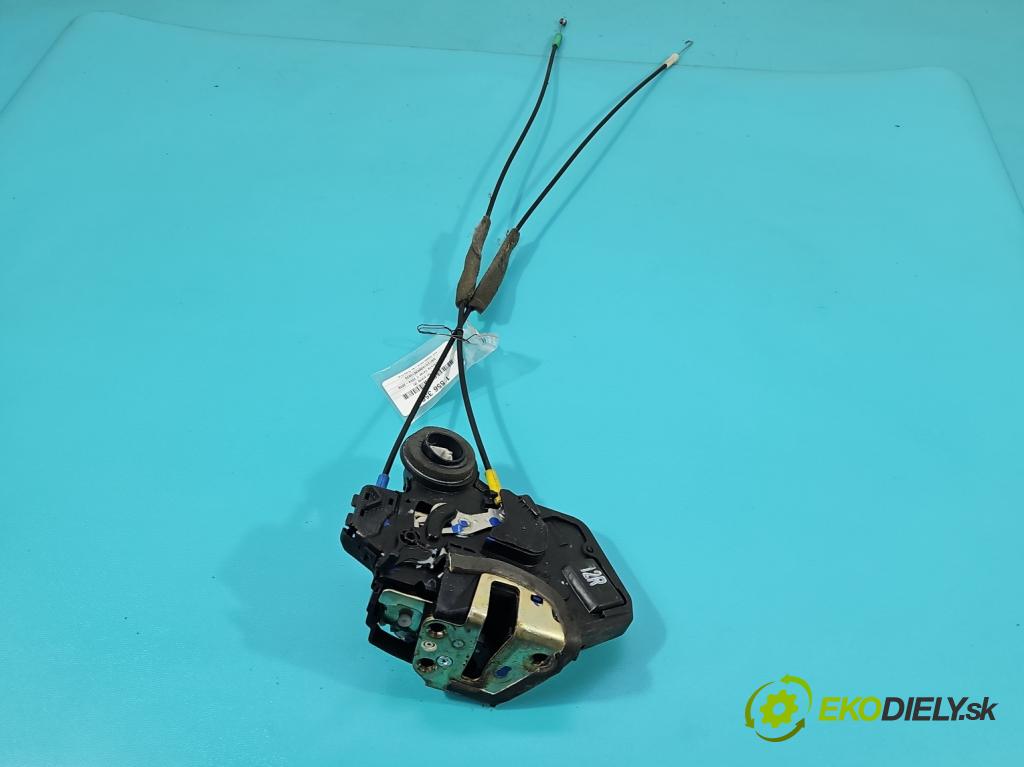 Toyota Corolla Verso II 2004-2009 1.8 vvti 129 hp manual 95 kW 1794 cm3 5- zámek zadní pravý