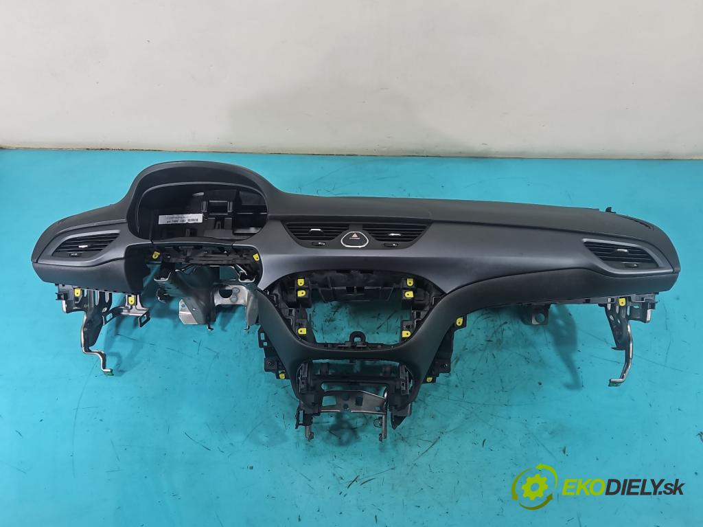 Opel Corsa E 2014-2019 1.3 cdti 75 hp manual 55 kW 1248 cm3 3- kokpit,přistrojova deska 