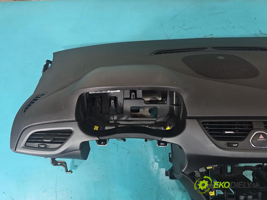 Opel Corsa E 2014-2019 1.3 cdti 75 hp manual 55 kW 1248 cm3 3- kokpit,přistrojova deska
