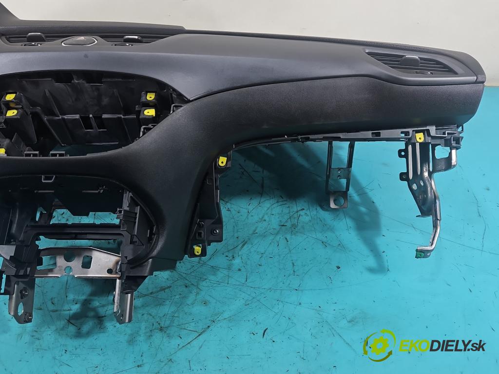 Opel Corsa E 2014-2019 1.3 cdti 75 hp manual 55 kW 1248 cm3 3- kokpit,přistrojova deska